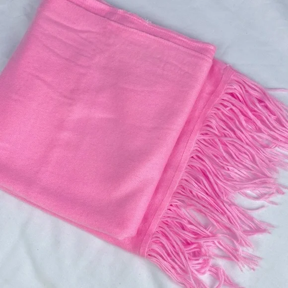 Buttery soft cashmere feel scarf with fringe Barbiecore Barbie pink bubblegum - Picture 2 of 8